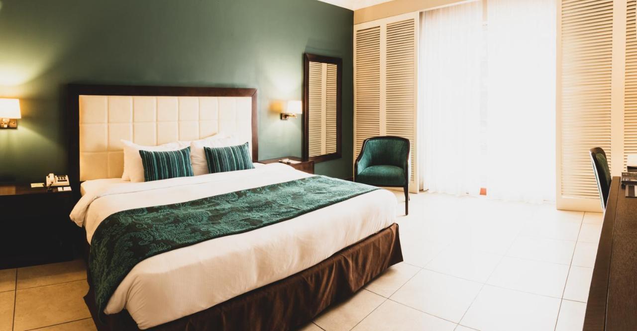 Oro Verde Machala Kültér fotó